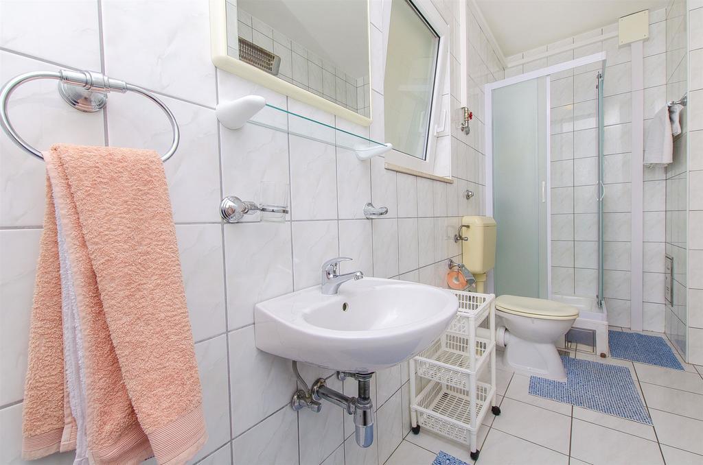 Apartments And Rooms Iva Трогир Екстериор снимка